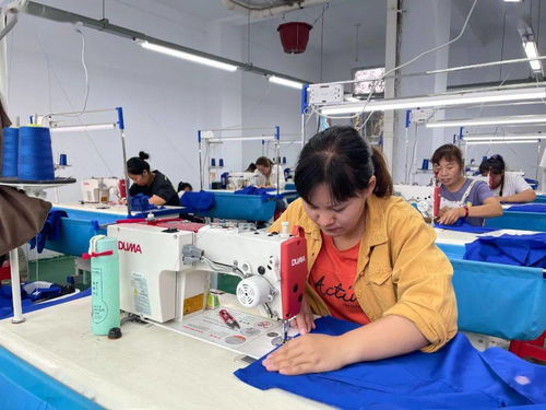 盘州大山里的服饰厂 小车间走向大市场